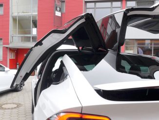 Tesla Model X Falcon Doors