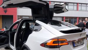 Tesla Model X90D