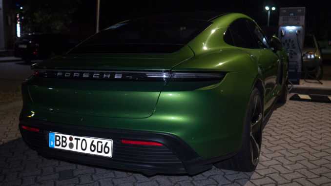 porsche-taycan-rear Porsche Taycan | Foto: 163 Grad