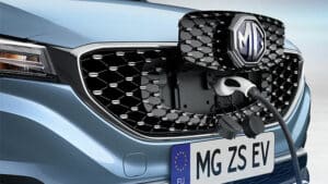 Ladeanschluss des MG ZS EV in der Front | Foto: SAIC Motor Europe B.V.