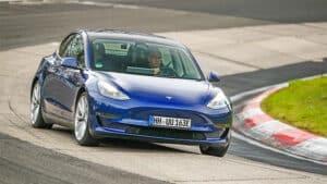 tesla-model-3-kleines-karussell-nordschleife