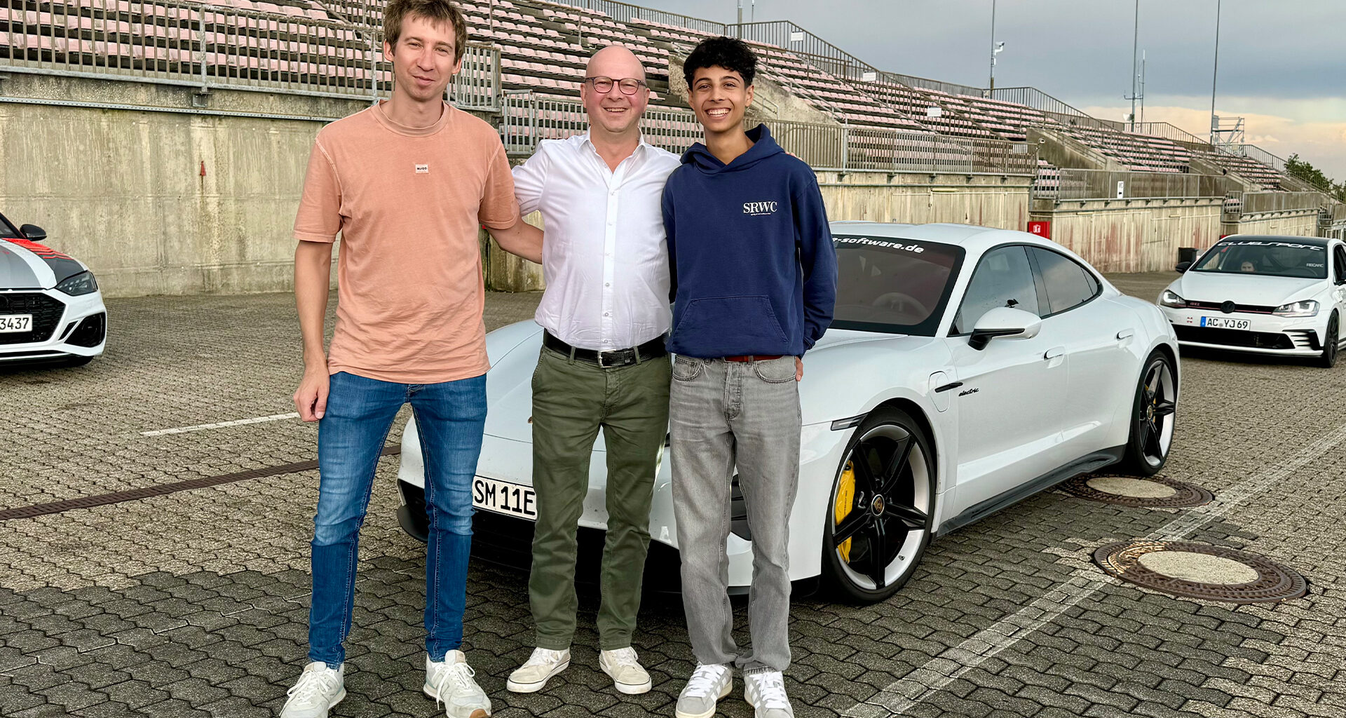 Porsche Taycan GTS auf der Nordschleife im Regen | Foto: 163 Grad