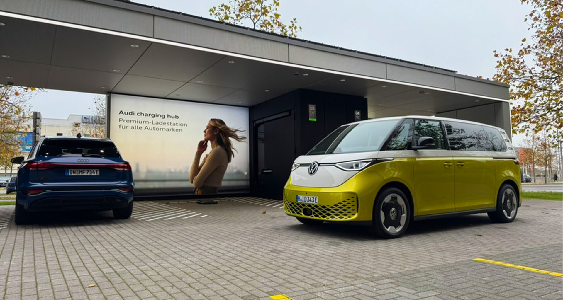 VW ID.Buzz am Audi Charging Hub in Bremen | Foto: 163 Grad