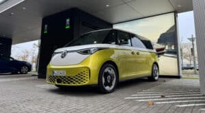 VW ID.Buzz am Audi Charging Hub in Bremen | Foto: 163 Grad