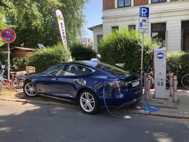 Elektroauto Marktanteil 2026 - erstmals mehr BEV als Benziner oder Diesel